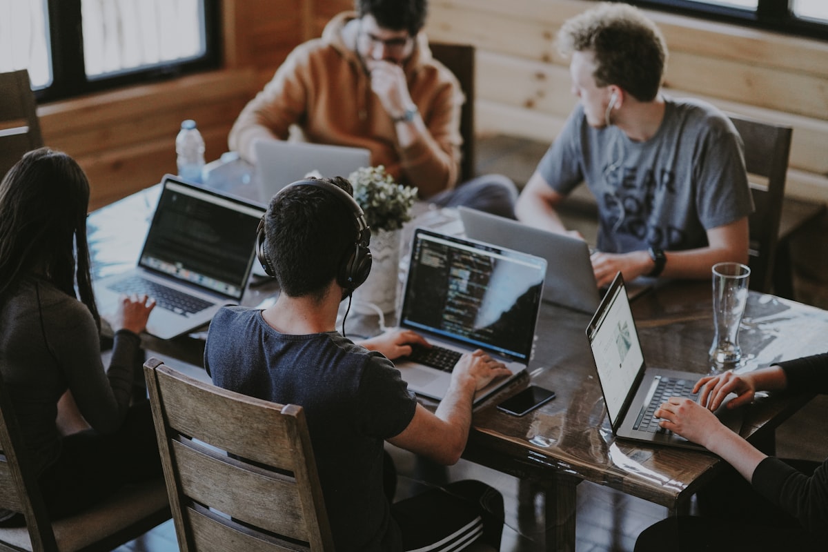 Comparing off-campus housing platforms for students